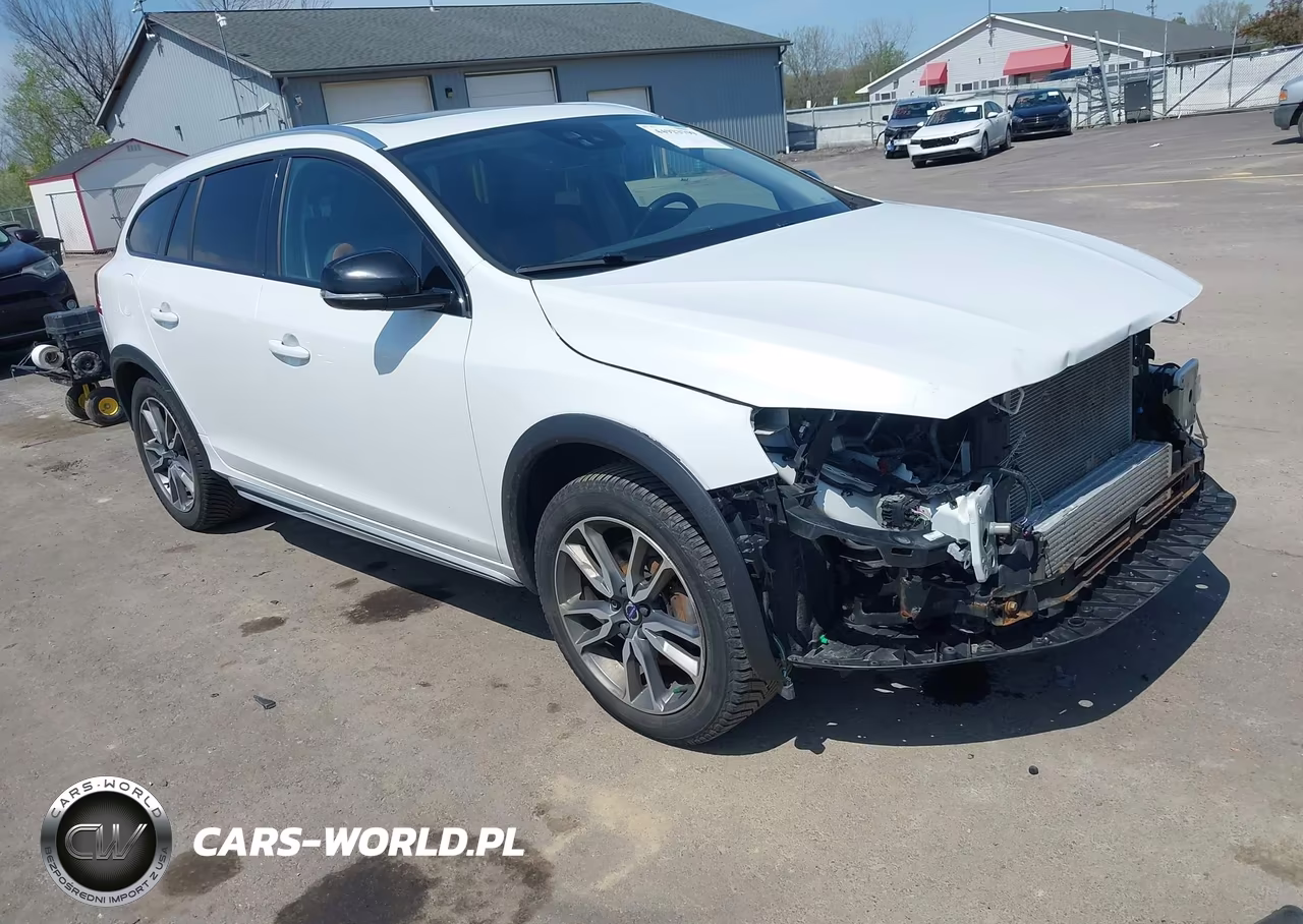 2017 Volvo V60 Cross Country T5 Platinum