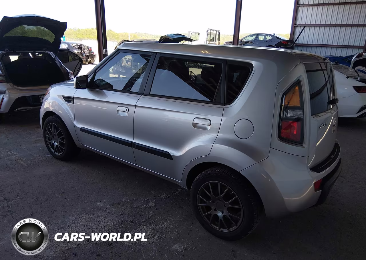 2010 Kia Soul + VIN:KNDJT2A20A7106299 - 3