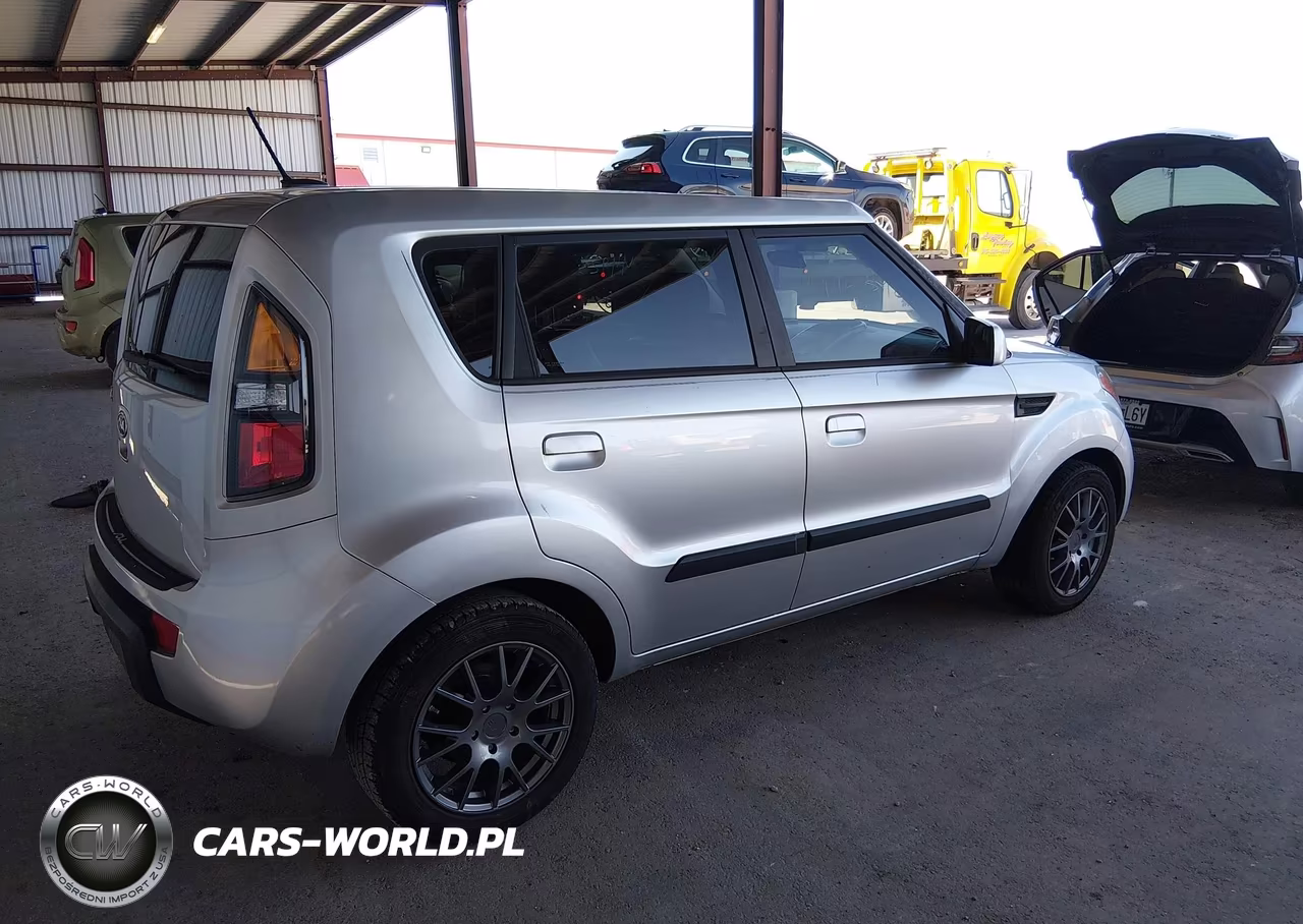 2010 Kia Soul + VIN:KNDJT2A20A7106299 - 4