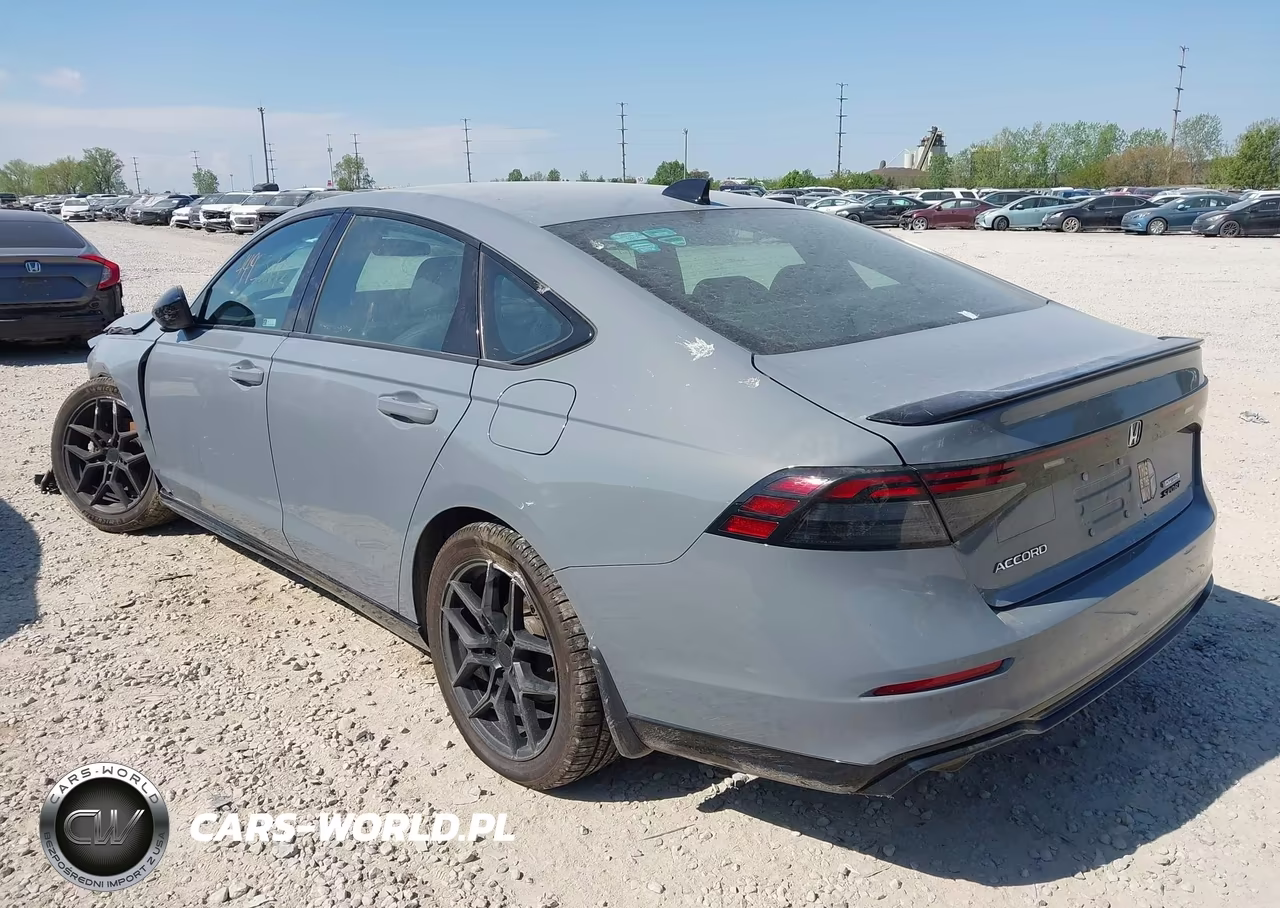 2023 Honda Accord Hybrid Sport-L VIN:1HGCY2F70PA010457 - 3