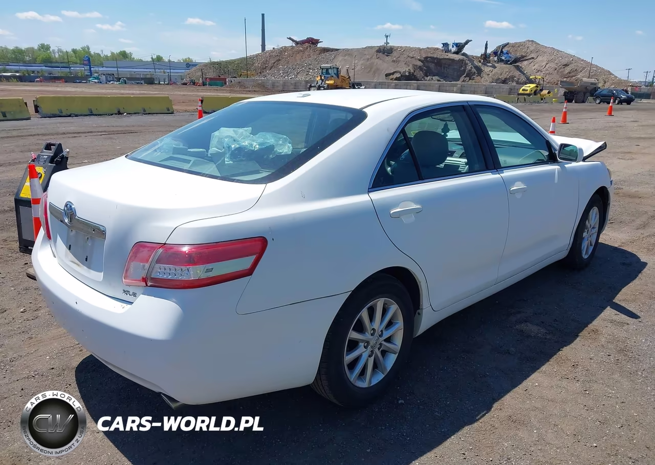 2011 Toyota Camry Xle VIN:4T1BF3EK3BU750468 - 4