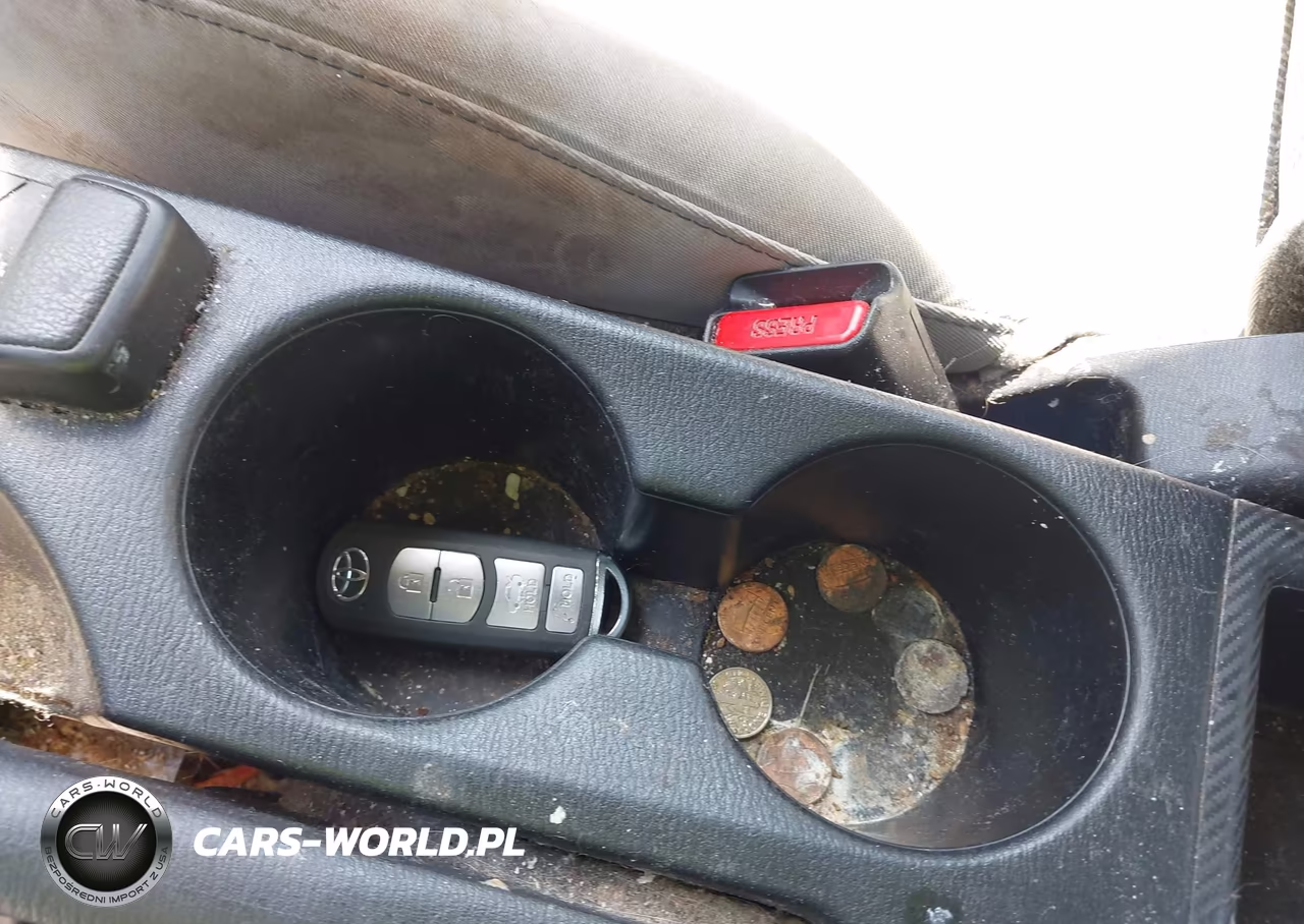 2019 Toyota Yaris Le VIN:3MYDLBYV3KY506887 - 11