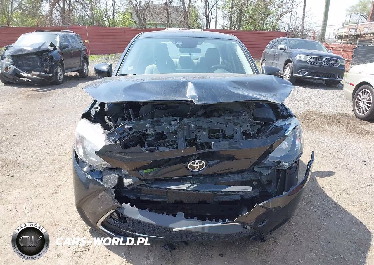 2019 Toyota Yaris Le VIN:3MYDLBYV3KY506887 - 12