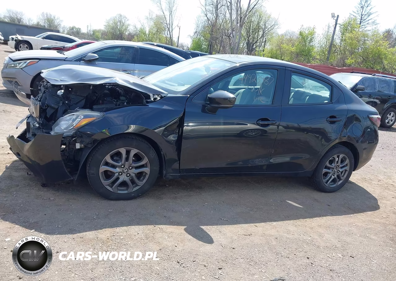 2019 Toyota Yaris Le VIN:3MYDLBYV3KY506887 - 14