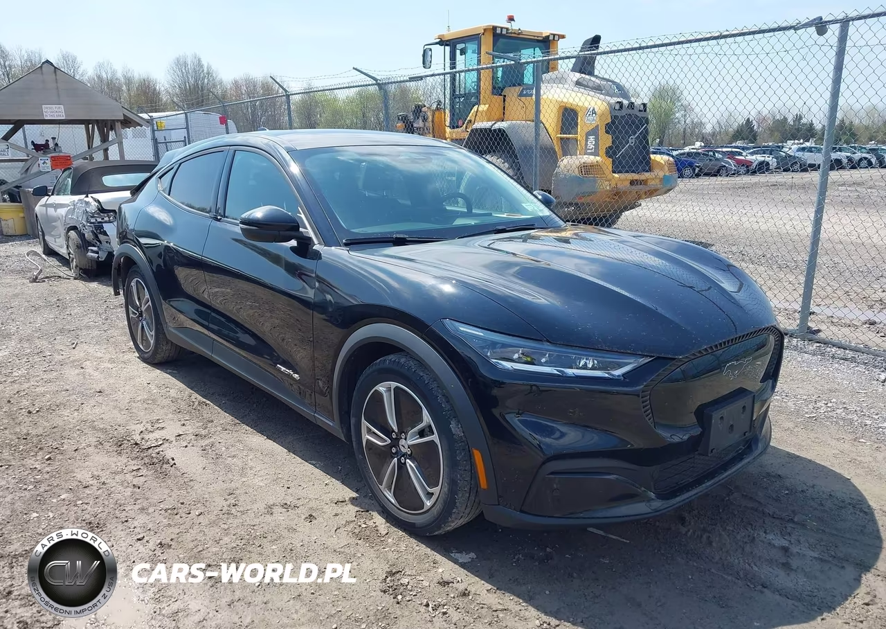 2022 Ford Mustang Mach-E Select