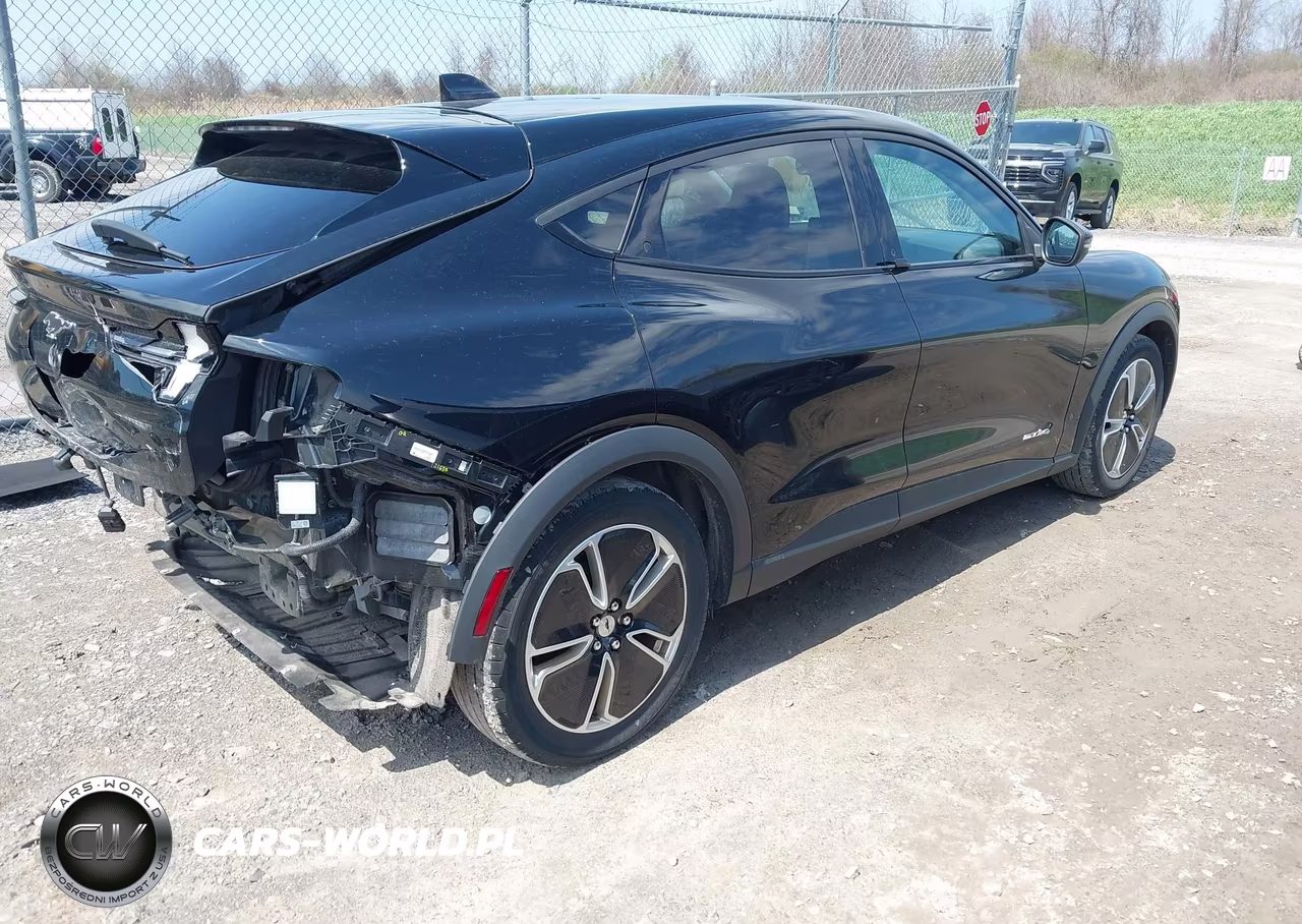2022 Ford Mustang Mach-E Select VIN:3FMTK1SS6NMA20426 - 4
