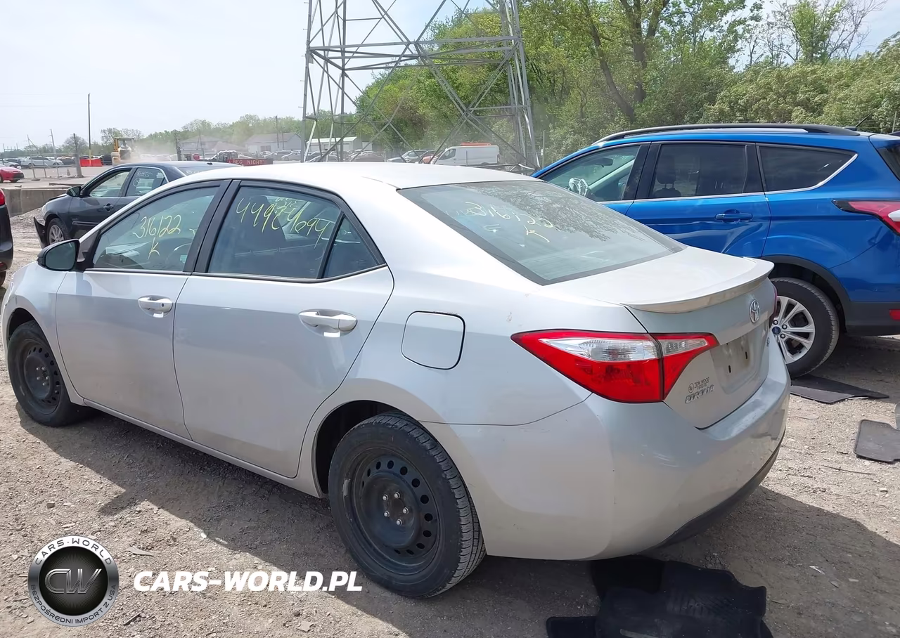 2015 Toyota Corolla S VIN:5YFBURHE3FP316122 - 3