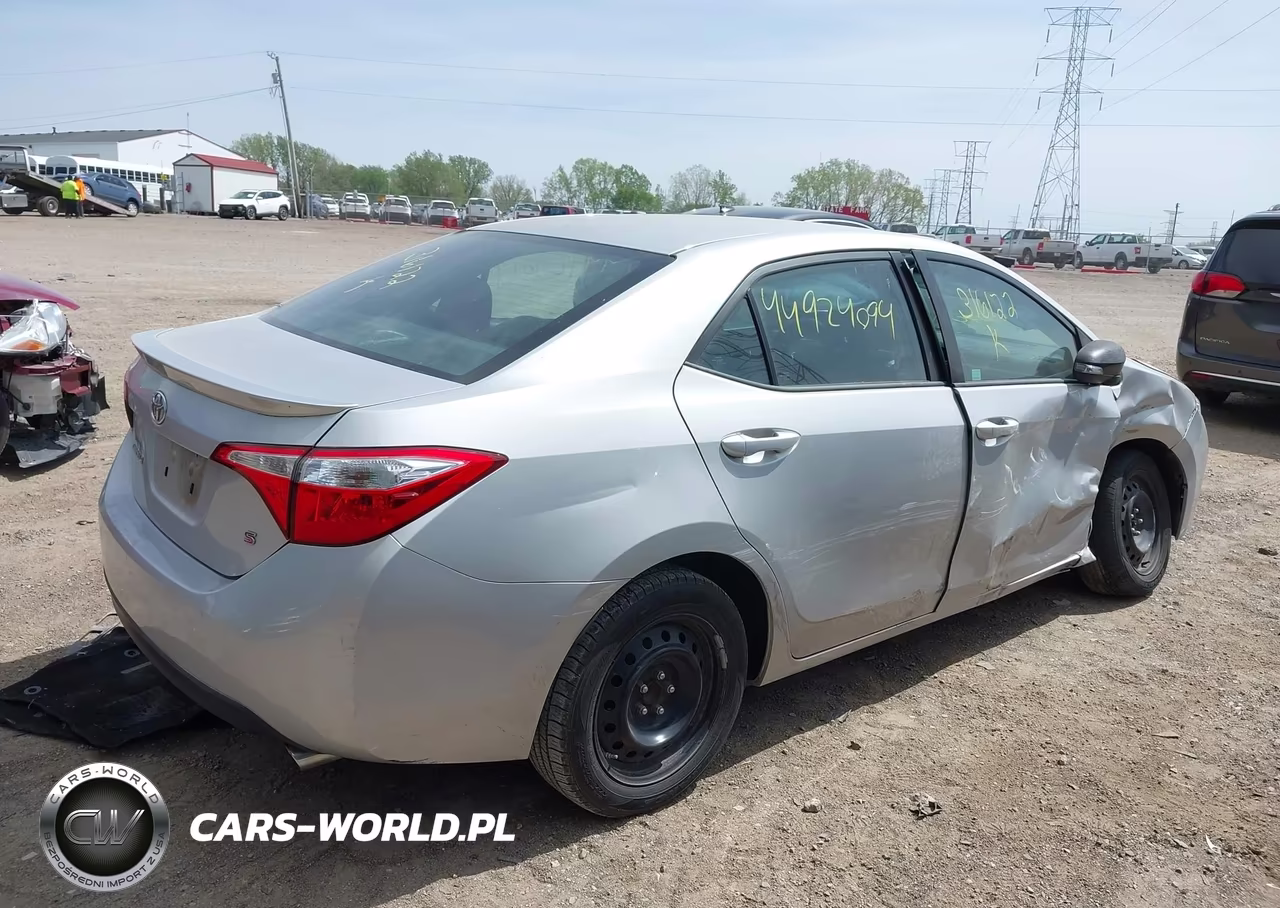 2015 Toyota Corolla S VIN:5YFBURHE3FP316122 - 4