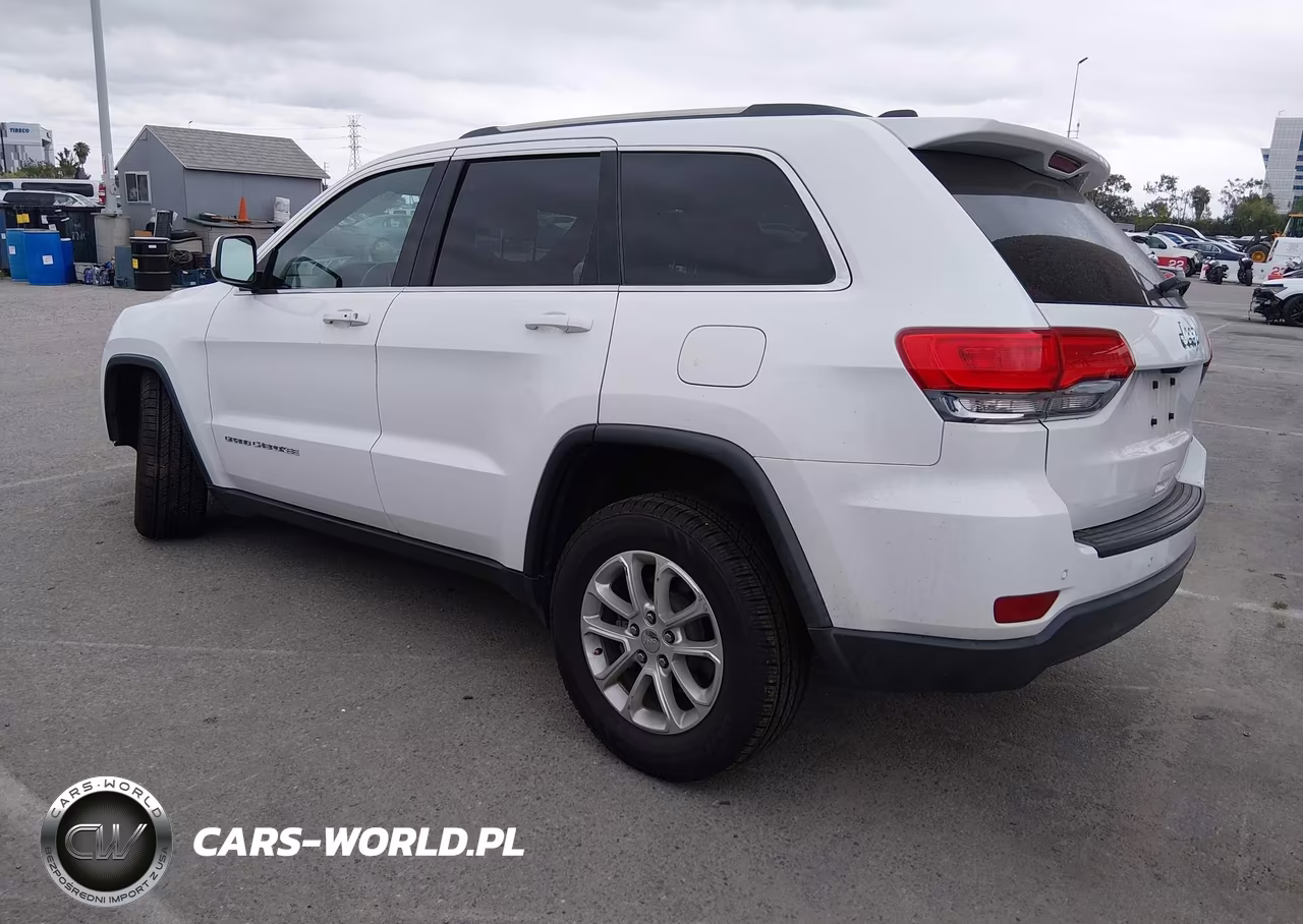 2016 Jeep Grand Cherokee Laredo VIN:1C4RJEAG2GC415598 - 3