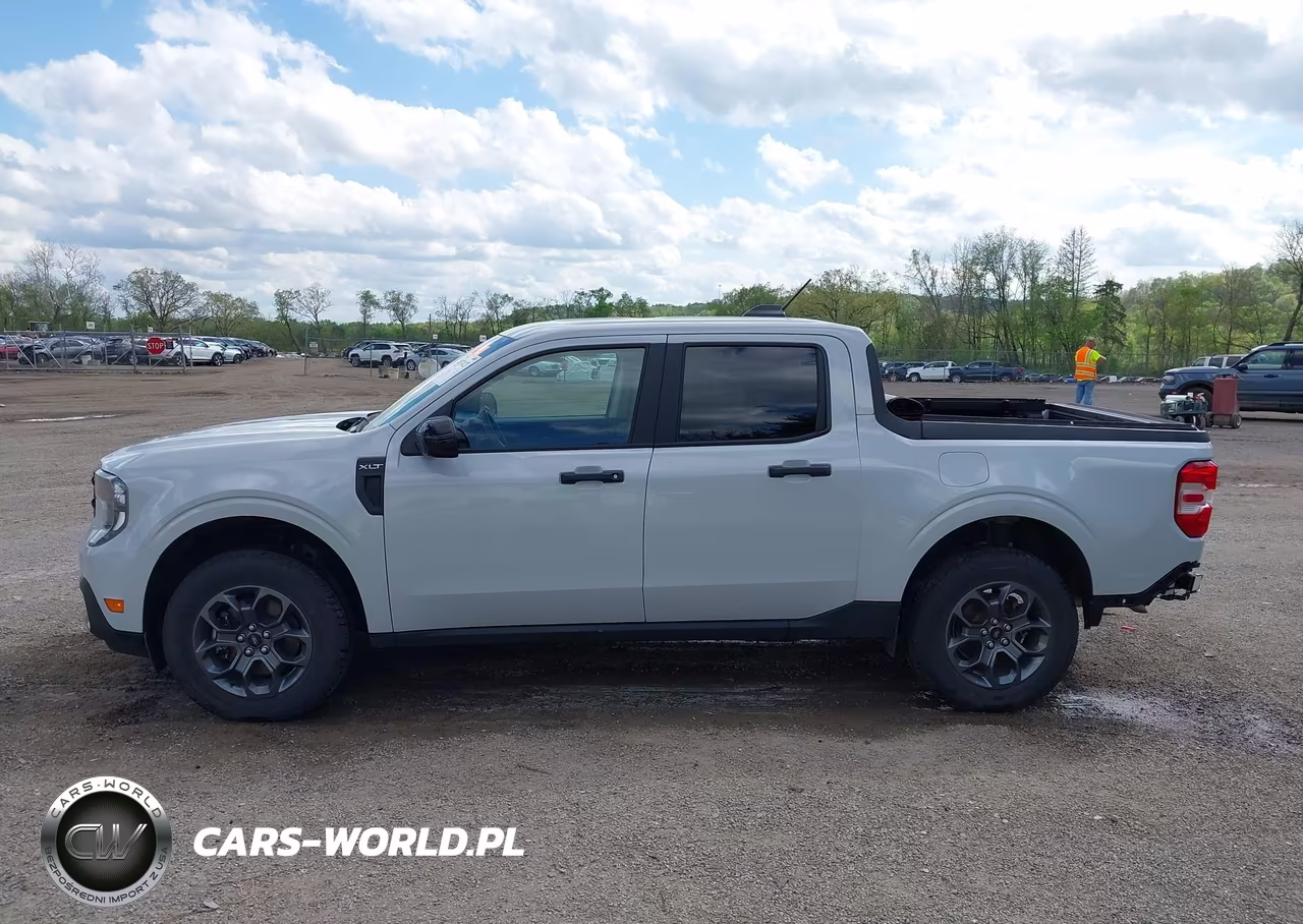 2025 Ford Maverick Xlt VIN:3FTTW8JA9SRB74377 - 14