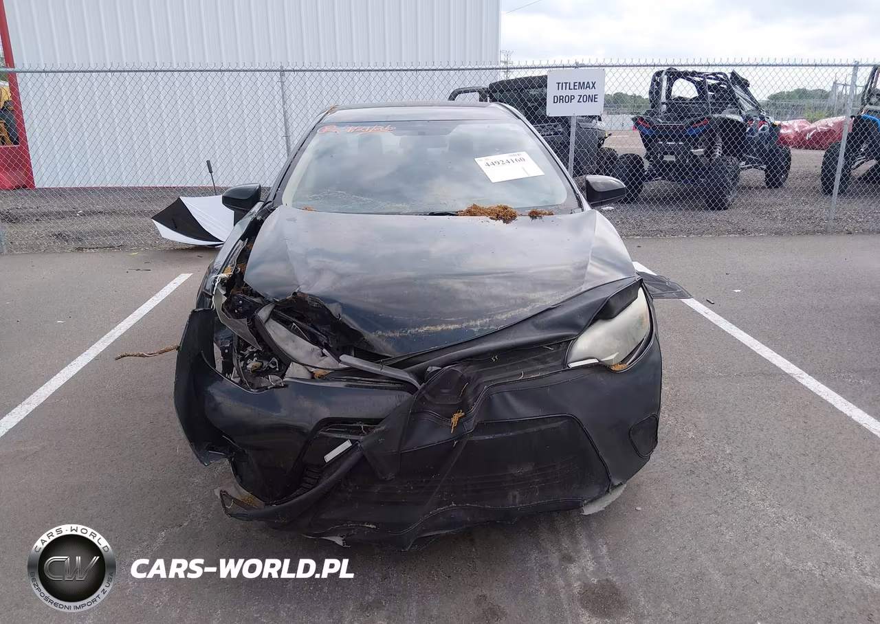 2015 Toyota Corolla Le VIN:5YFBURHE3FP324334 - 12