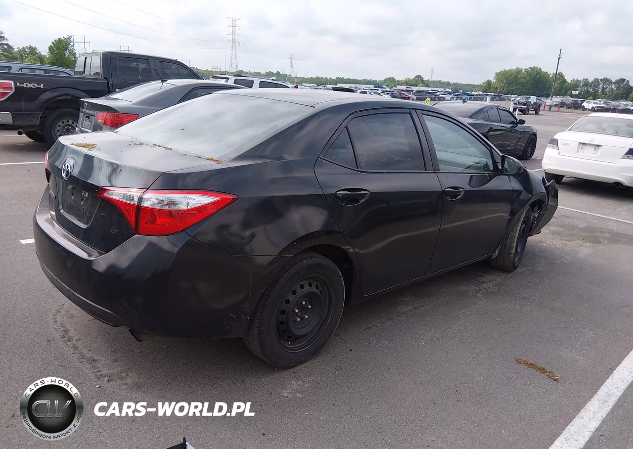 2015 Toyota Corolla Le VIN:5YFBURHE3FP324334 - 4
