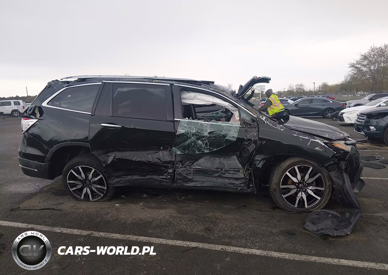 2019 Honda Pilot Touring VIN:5FNYF6H95KB051263 - 13