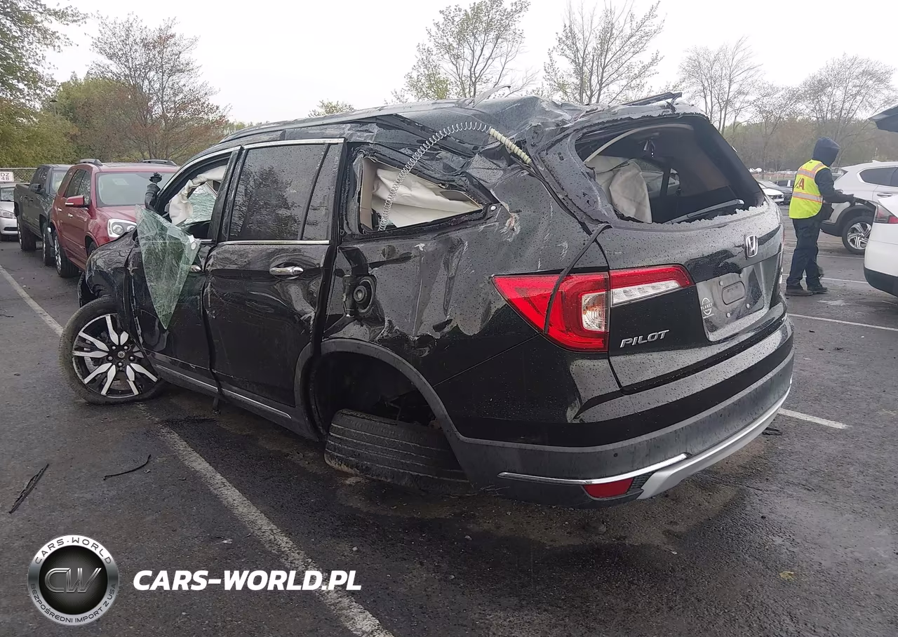 2019 Honda Pilot Touring VIN:5FNYF6H95KB051263 - 3