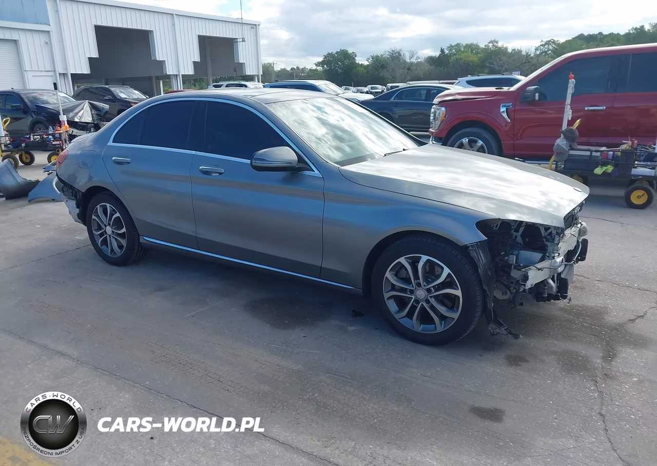 2016 Mercedes-Benz C 300 4Matic – zdjęcie 1 z 17