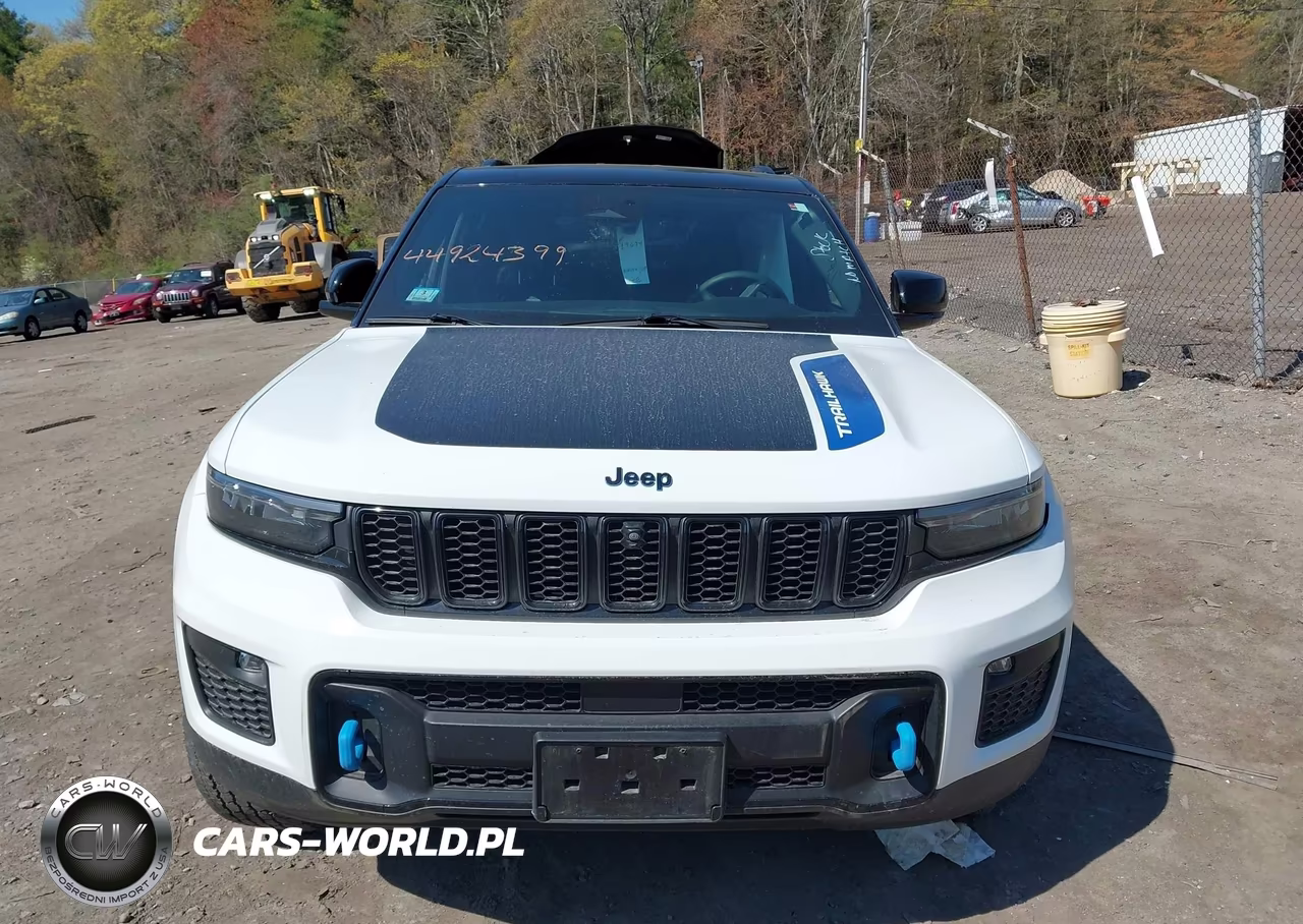 2023 Jeep Grand Cherokee 4Xe Trailhawk VIN:1C4RJYC63P8790991 - 12