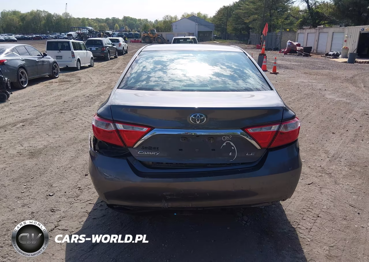 2016 Toyota Camry Le VIN:4T4BF1FK9GR540828 - 17