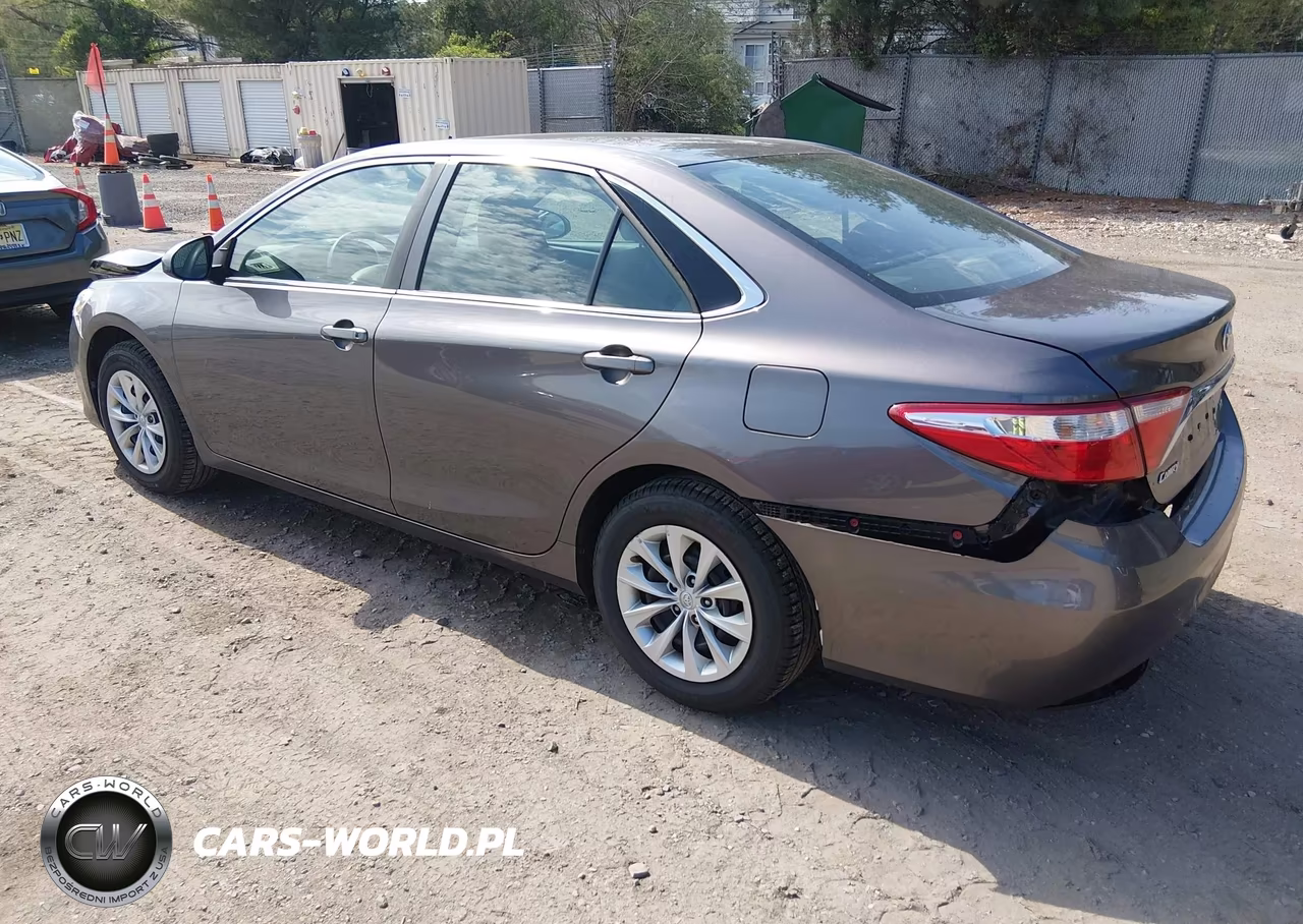 2016 Toyota Camry Le VIN:4T4BF1FK9GR540828 - 3