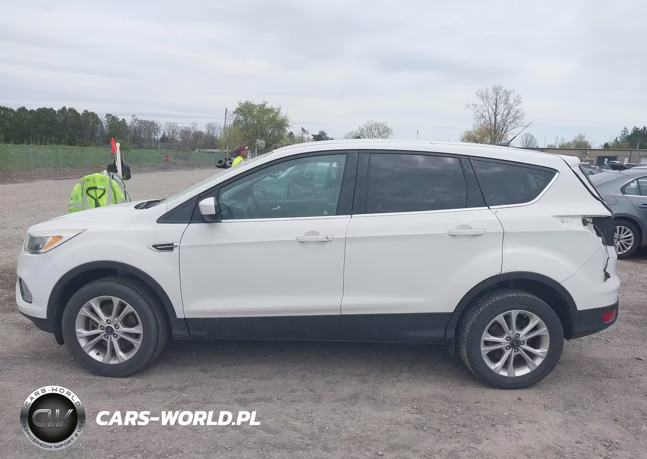 2017 Ford Escape Se VIN:1FMCU9GD7HUB25706 - 14