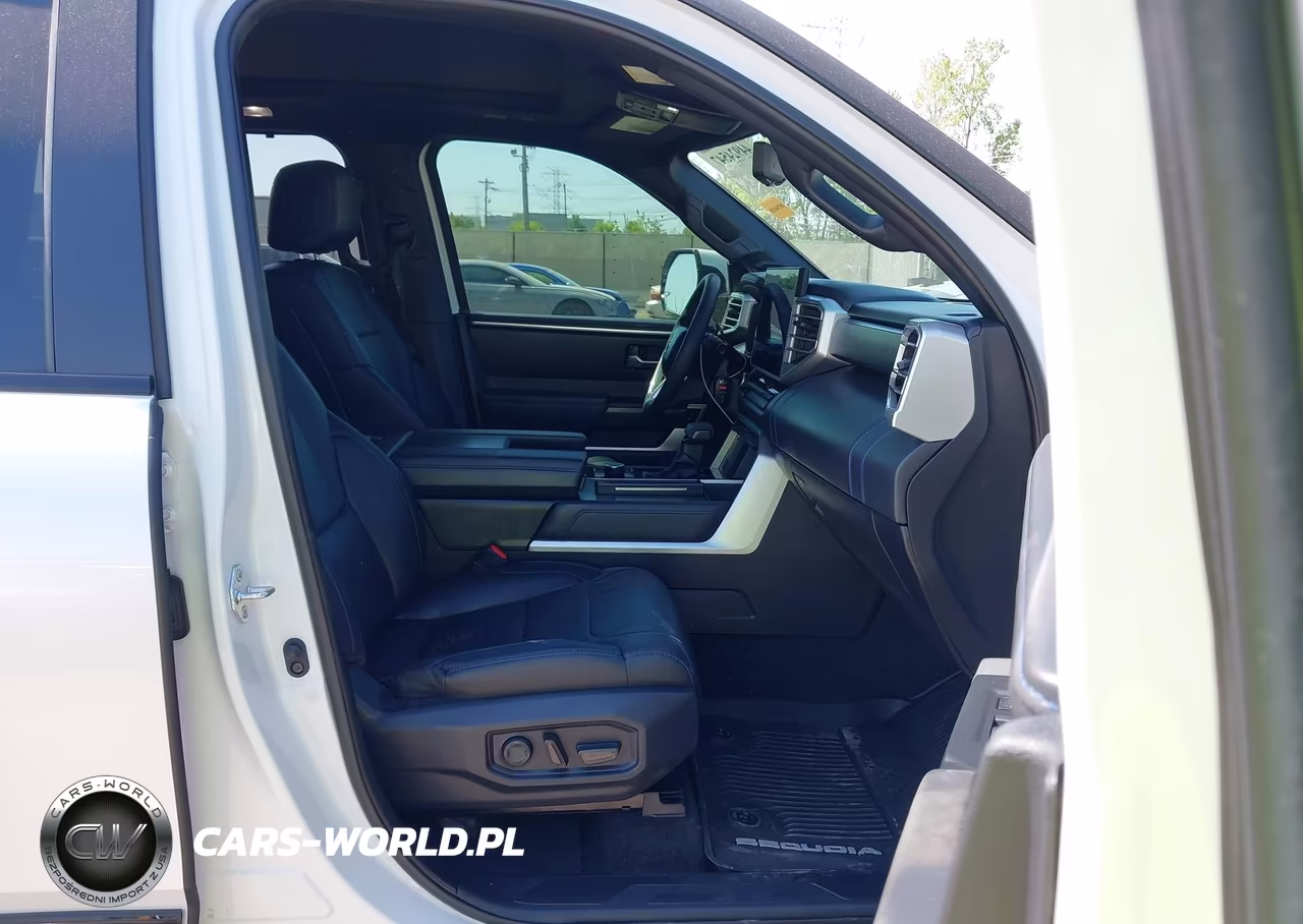 2024 Toyota Sequoia Platinum VIN:7SVAAABAXRX048113 - 5