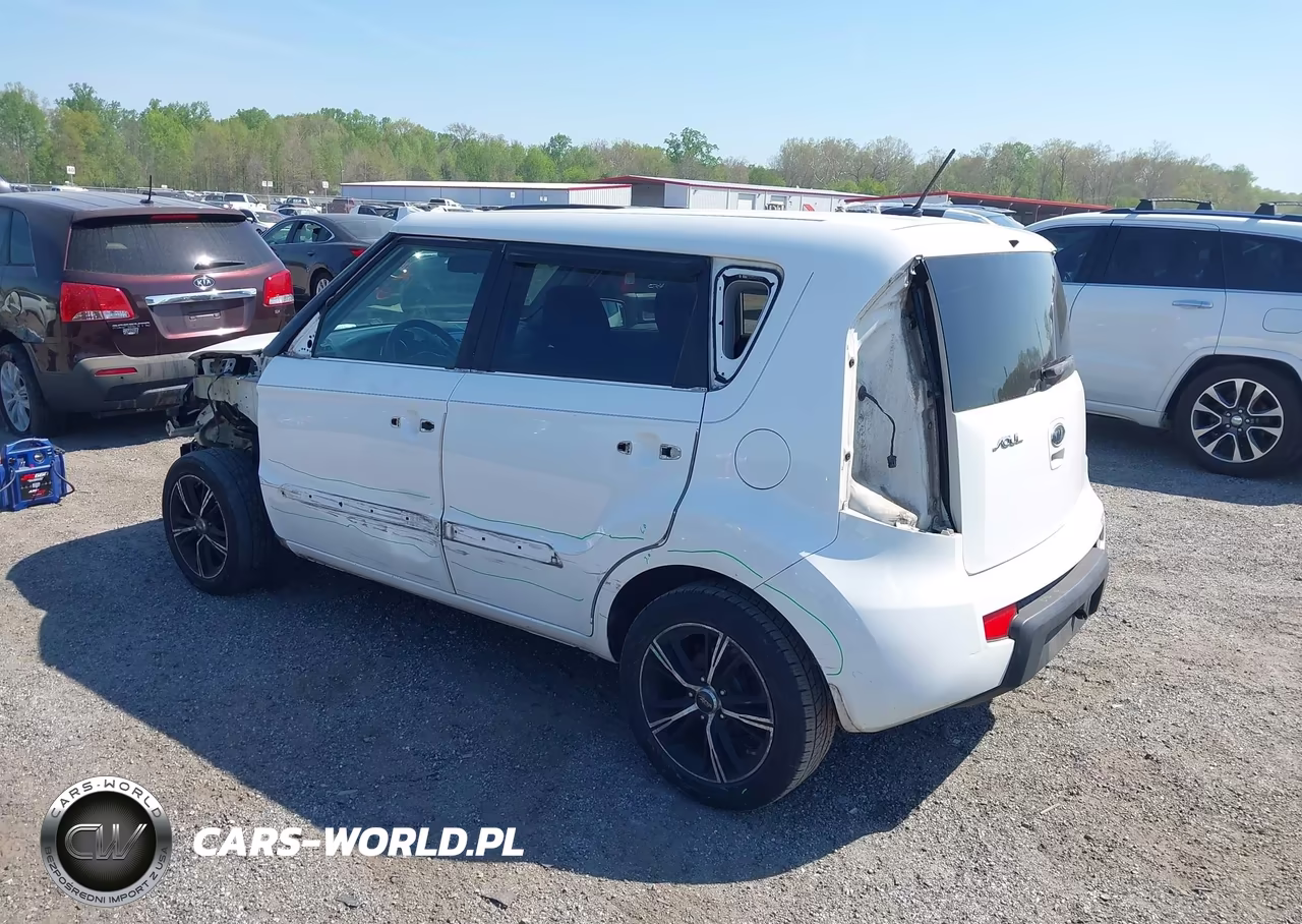 2011 Kia Soul + VIN:KNDJT2A24B7716840 - 3