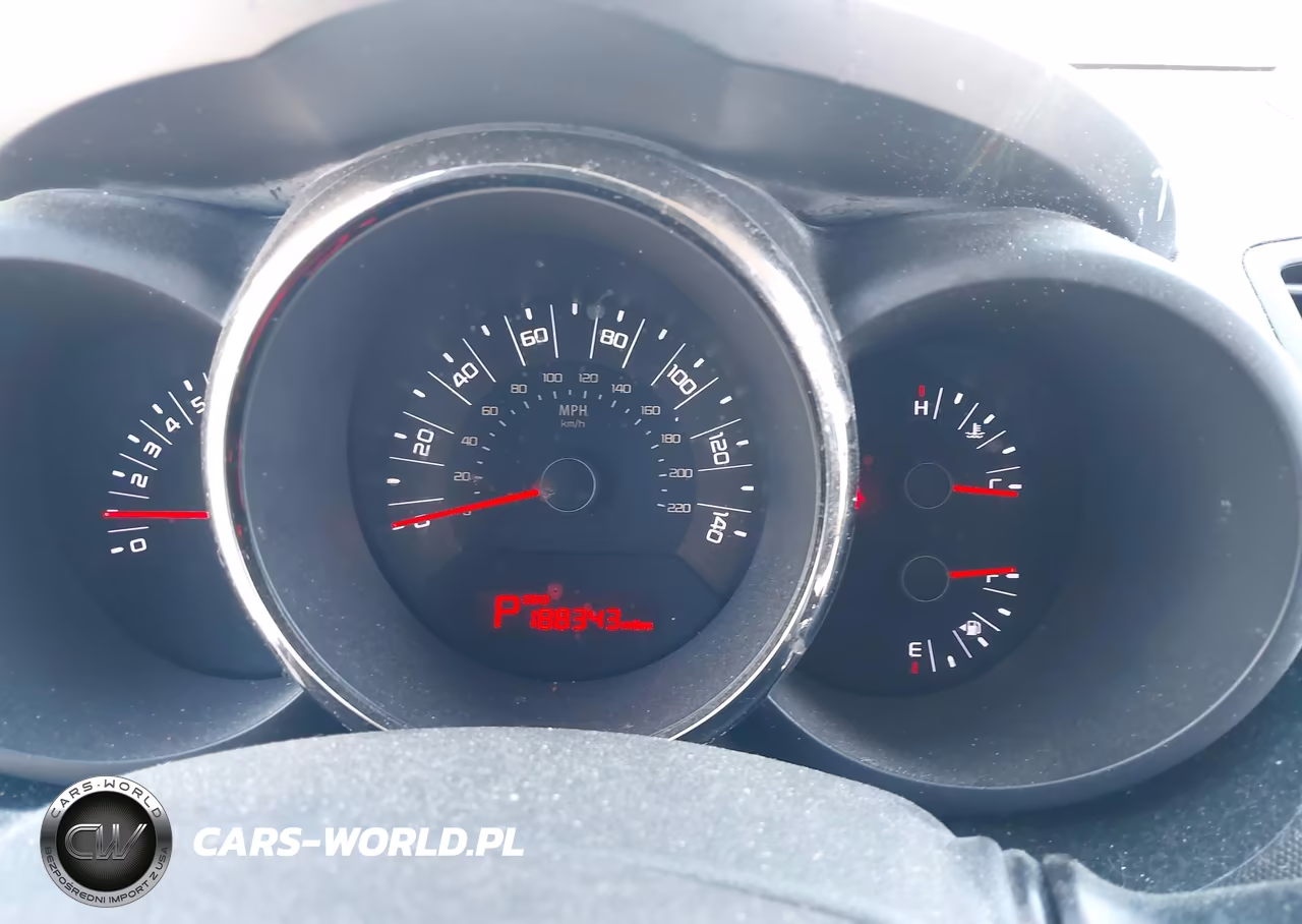 2011 Kia Soul + VIN:KNDJT2A24B7716840 - 7