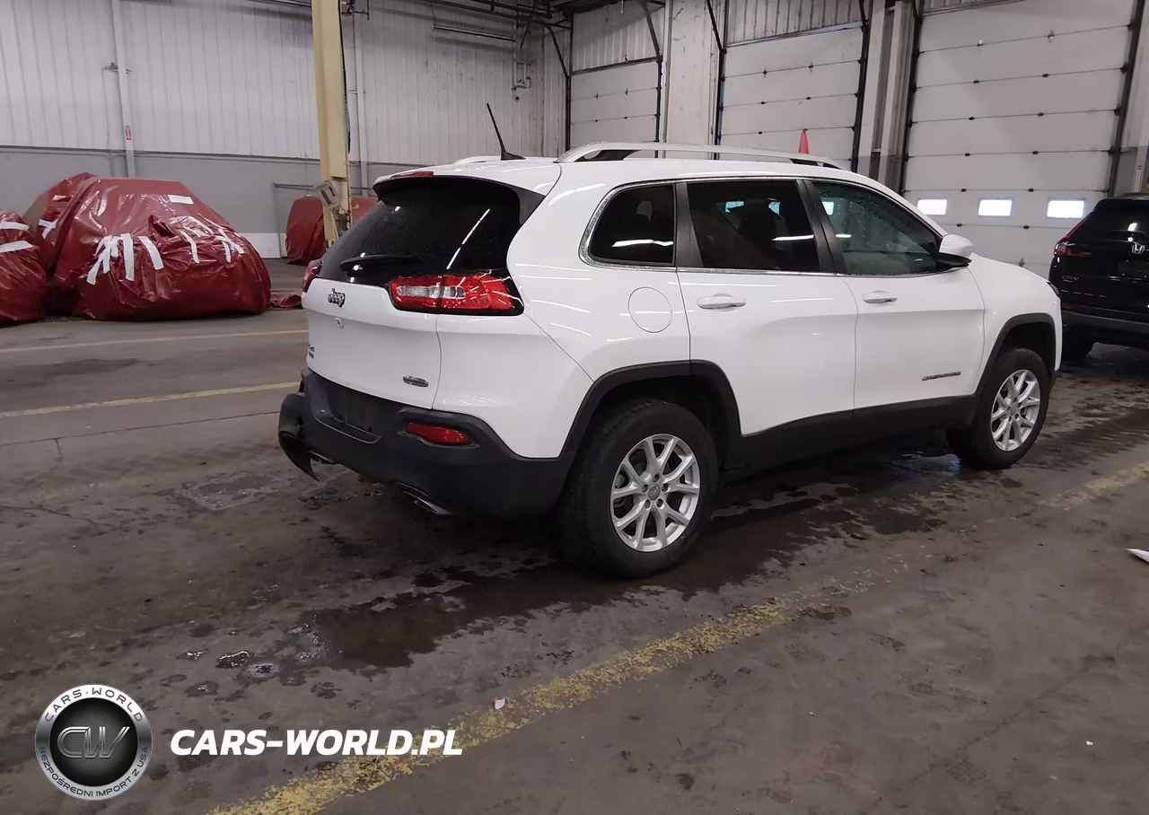 2016 Jeep Cherokee Latitude VIN:1C4PJMCS4GW254947 - 4