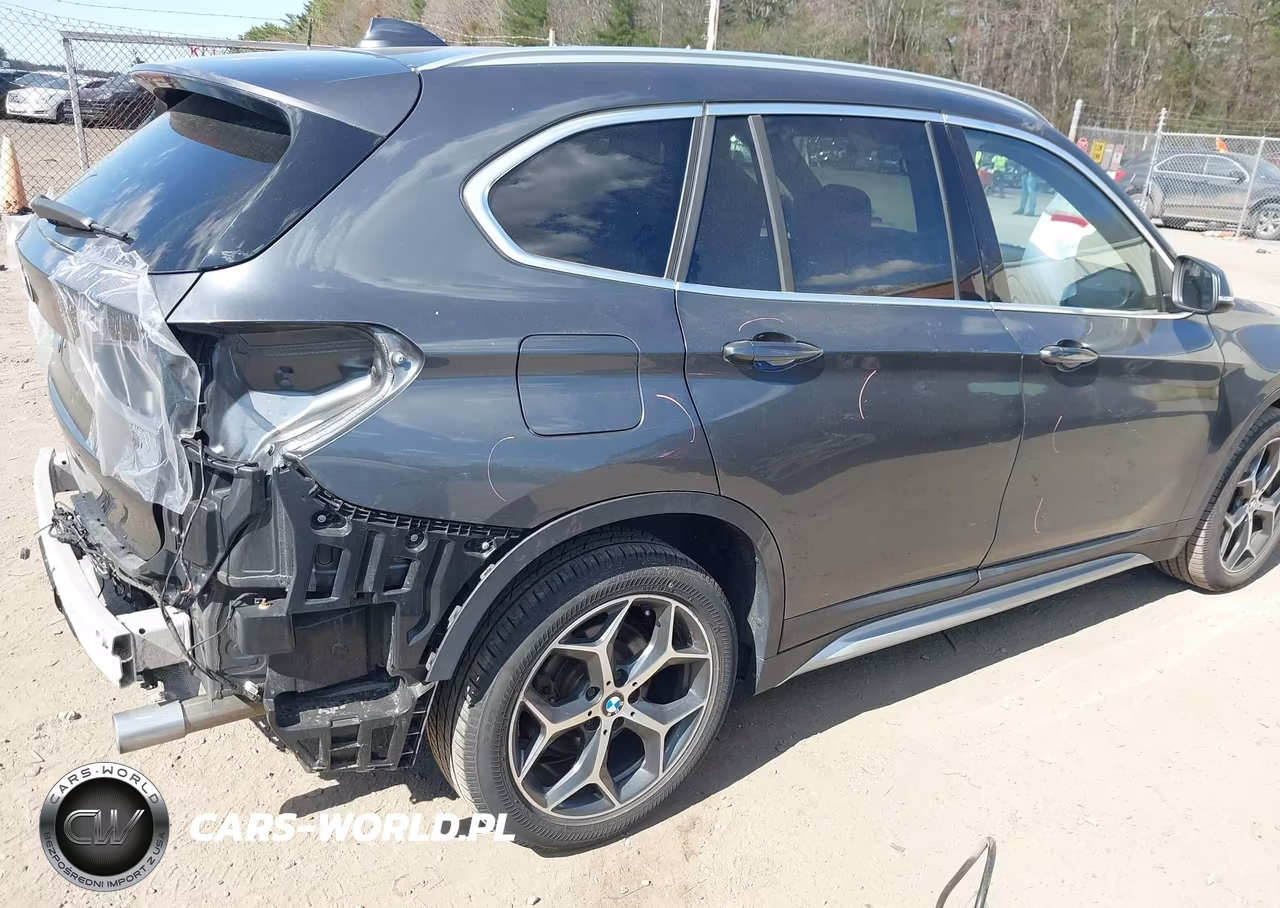 2018 BMW X1 xDrive28I VIN:WBXHT3C34J5F92272 - 4