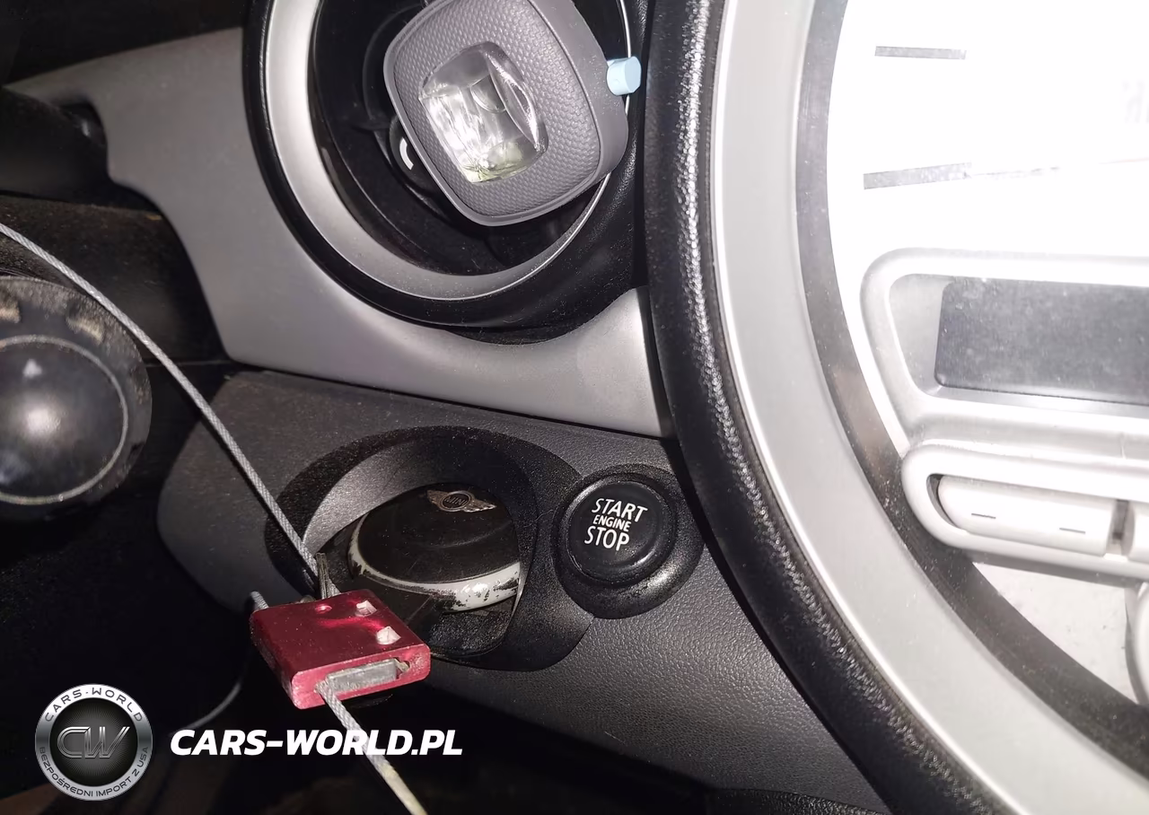 2010 Mini Cooper Clubman VIN:WMWML3C51ATX37898 - 11