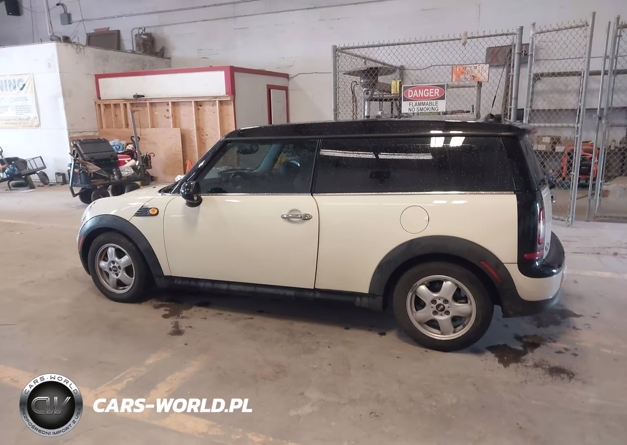 2010 Mini Cooper Clubman VIN:WMWML3C51ATX37898 - 14