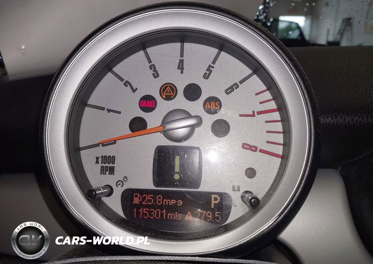 2010 Mini Cooper Clubman VIN:WMWML3C51ATX37898 - 7