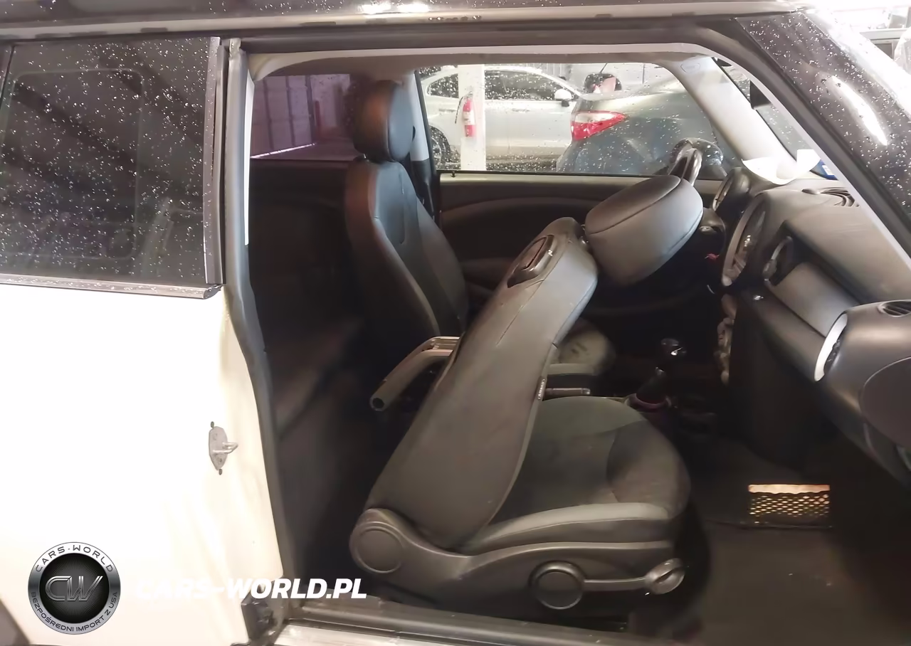 2010 Mini Cooper Clubman VIN:WMWML3C51ATX37898 - 8