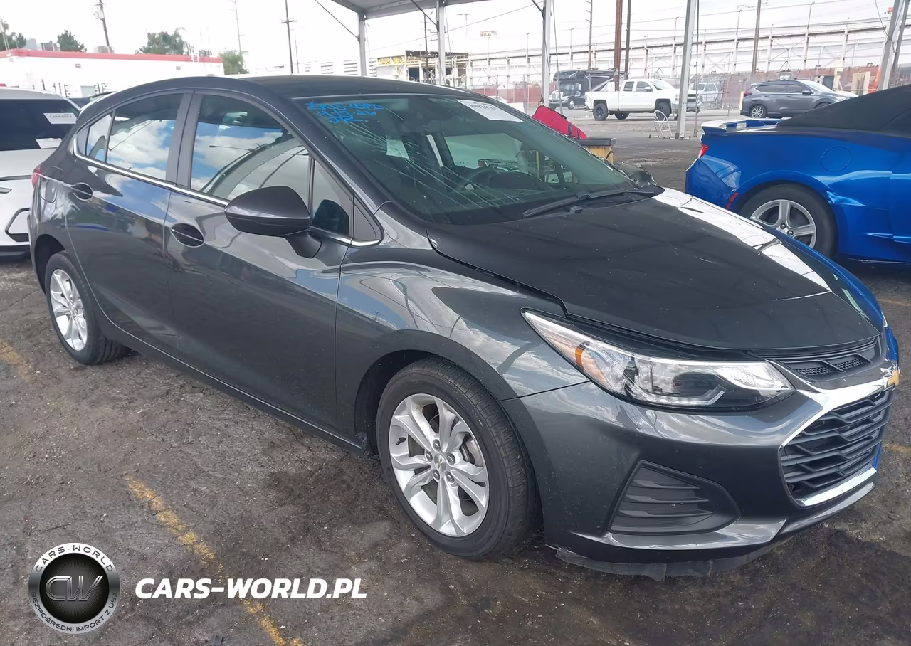 2019 Chevrolet Cruze Lt – zdjęcie 1 z 17