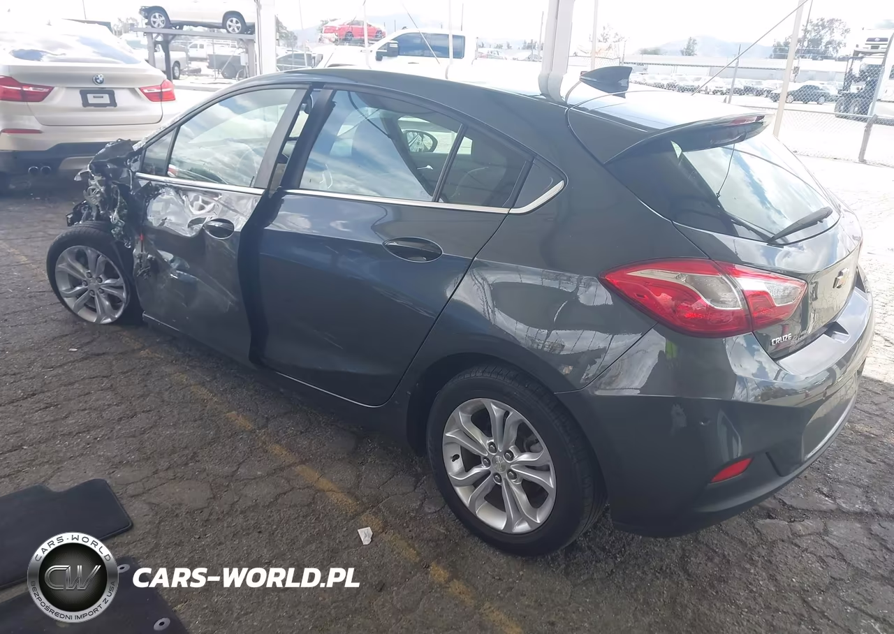 2019 Chevrolet Cruze Lt VIN:3G1BE6SM7KS596435 - 3