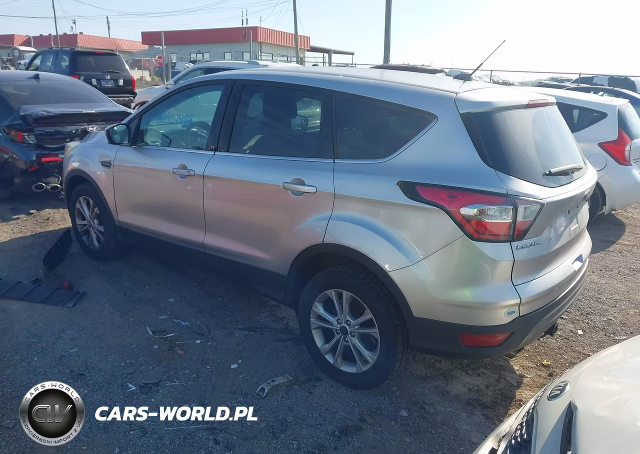 2017 Ford Escape Se VIN:1FMCU9GD5HUA35261 - 3