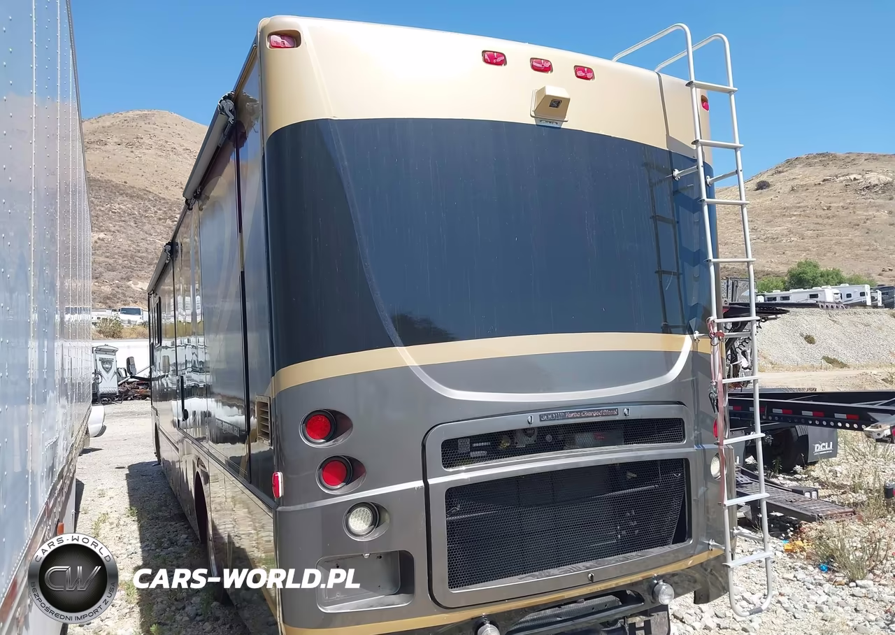 2005 Freightliner Chassis X Line Motor Home VIN:4UZAAHBV55CU52276 - 3