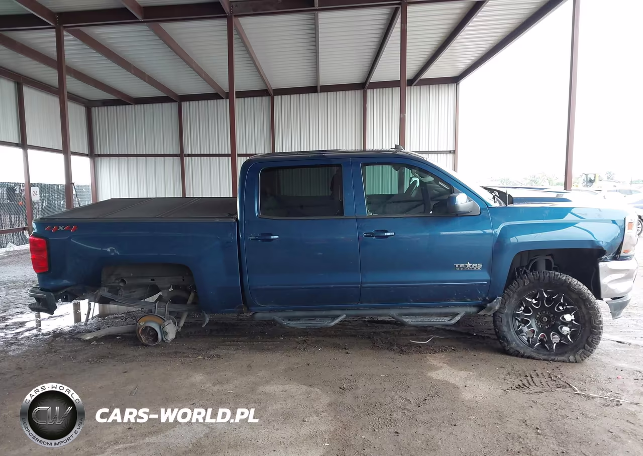 2018 Chevrolet Silverado 1500 1Lt VIN:3GCUKRER1JG389882 - 11