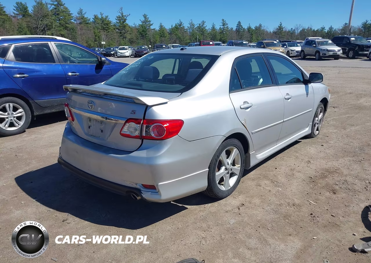 2012 Toyota Corolla S VIN:2T1BU4EE1CC833633 - 4