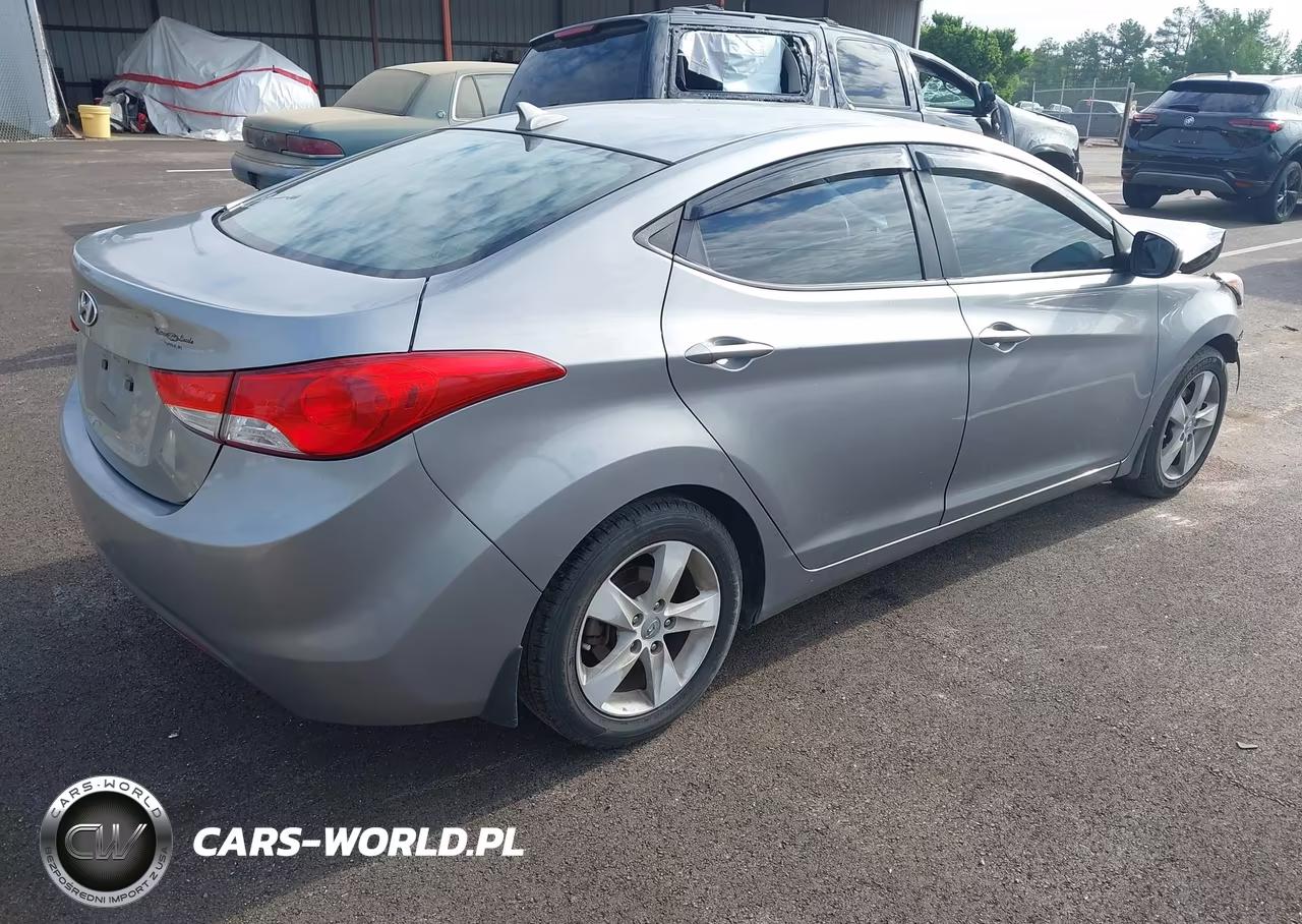 2013 Hyundai Elantra Gls VIN:KMHDH4AE5DU926464 - 4