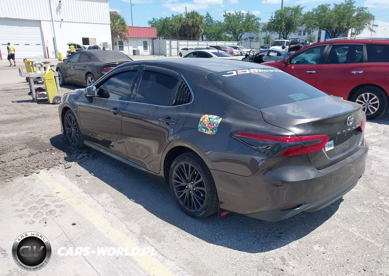 2018 Toyota Camry Xle VIN:4T1B11HK4JU020615 - 3