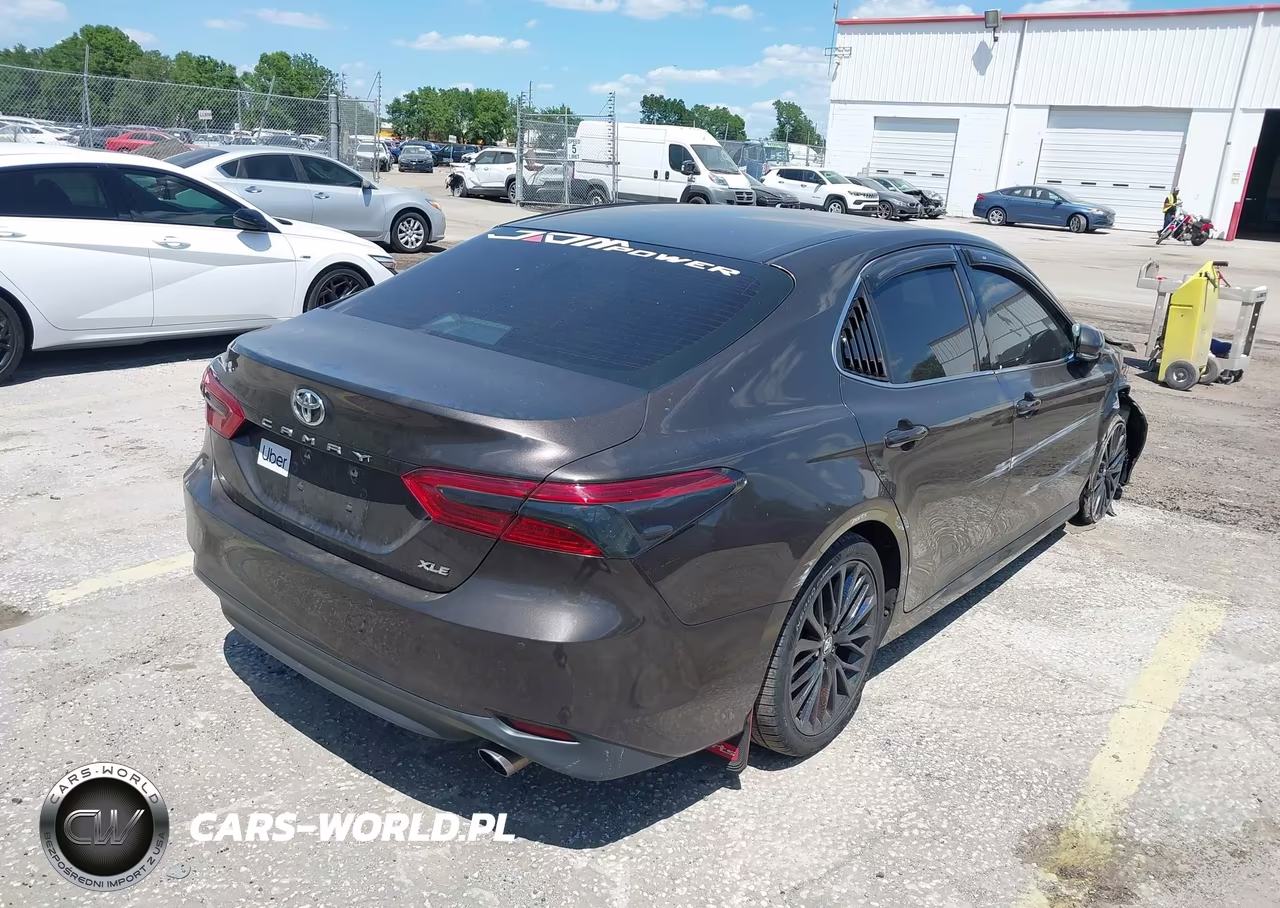 2018 Toyota Camry Xle VIN:4T1B11HK4JU020615 - 4