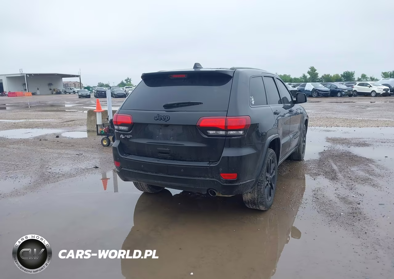 2017 Jeep Grand Cherokee Altitude 4X2 VIN:1C4RJEAG1HC833037 - 16