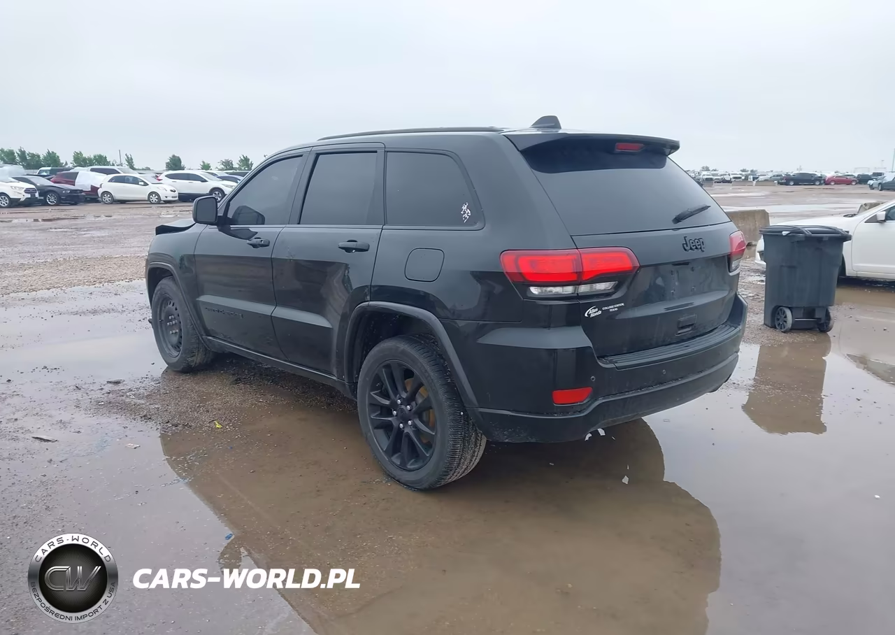 2017 Jeep Grand Cherokee Altitude 4X2 VIN:1C4RJEAG1HC833037 - 3