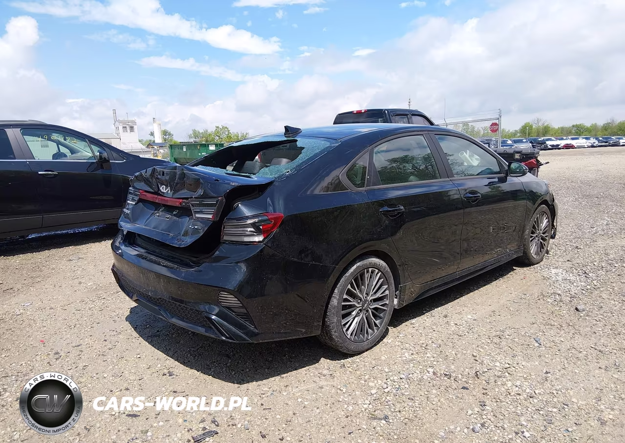2022 Kia Forte Gt-Line VIN:3KPF54AD1NE499412 - 4