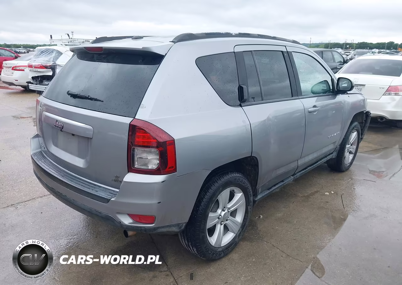2016 Jeep Compass Sport VIN:1C4NJCBA7GD560966 - 4
