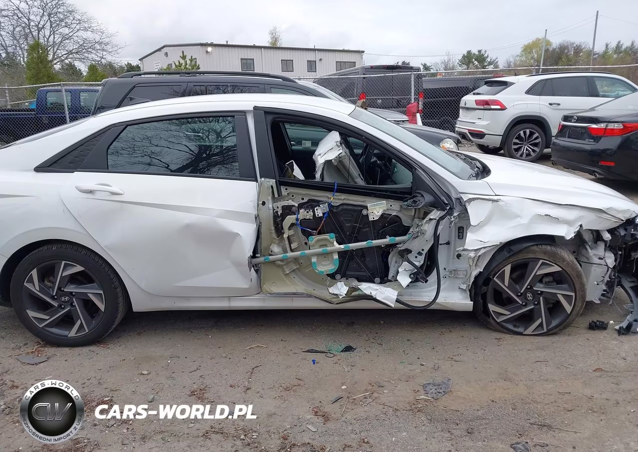 2025 Hyundai Elantra Sel Sport VIN:KMHLM4DG7SU884994 - 13