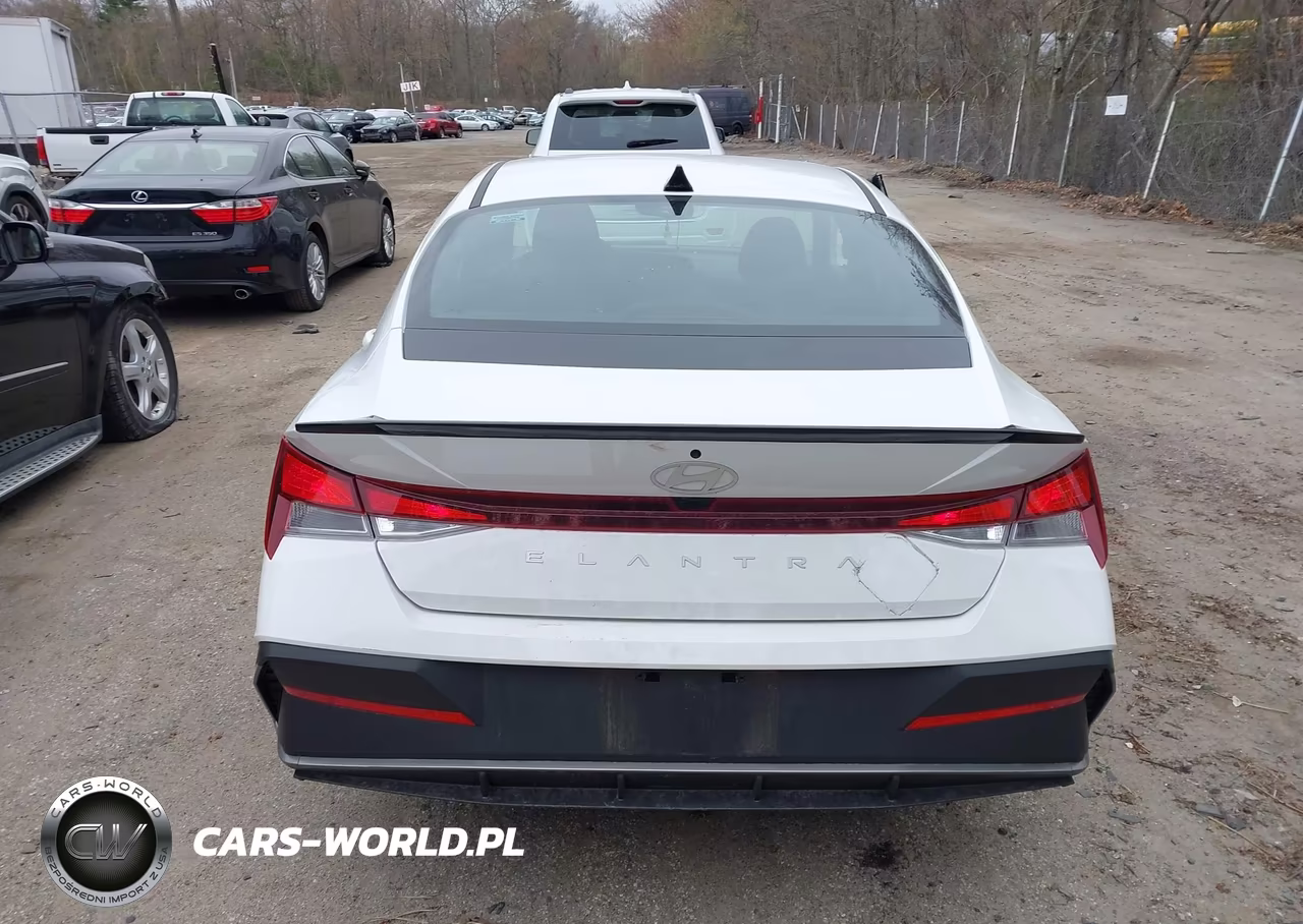 2025 Hyundai Elantra Sel Sport VIN:KMHLM4DG7SU884994 - 16