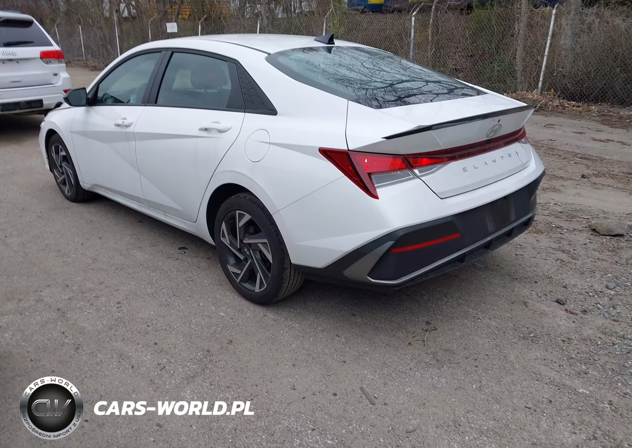 2025 Hyundai Elantra Sel Sport VIN:KMHLM4DG7SU884994 - 3