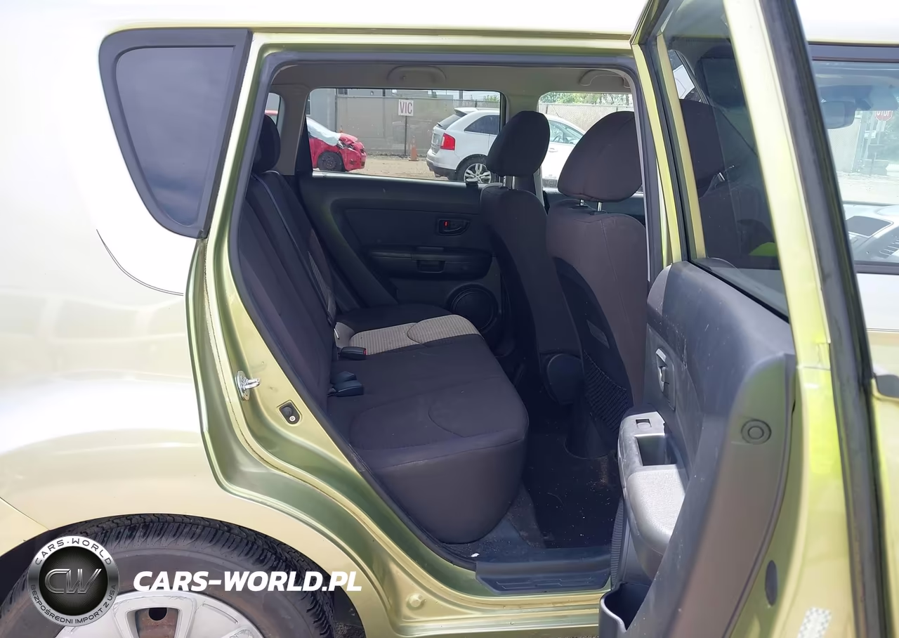 2013 Kia Soul VIN:KNDJT2A57D7612372 - 8