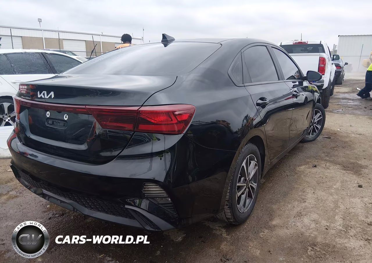 2022 Kia Forte Lxs VIN:3KPF24AD9NE433117 - 4